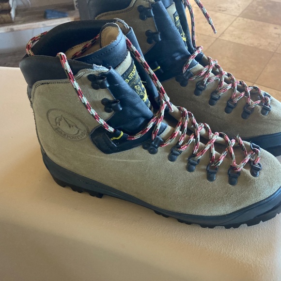 La Sportiva boots - Picture 3 of 7